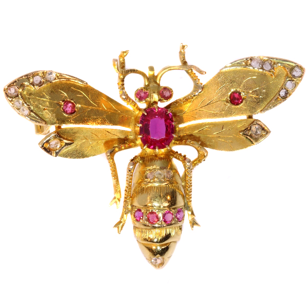  Yellow gold Victorian bee brooch with diamonds and rubies